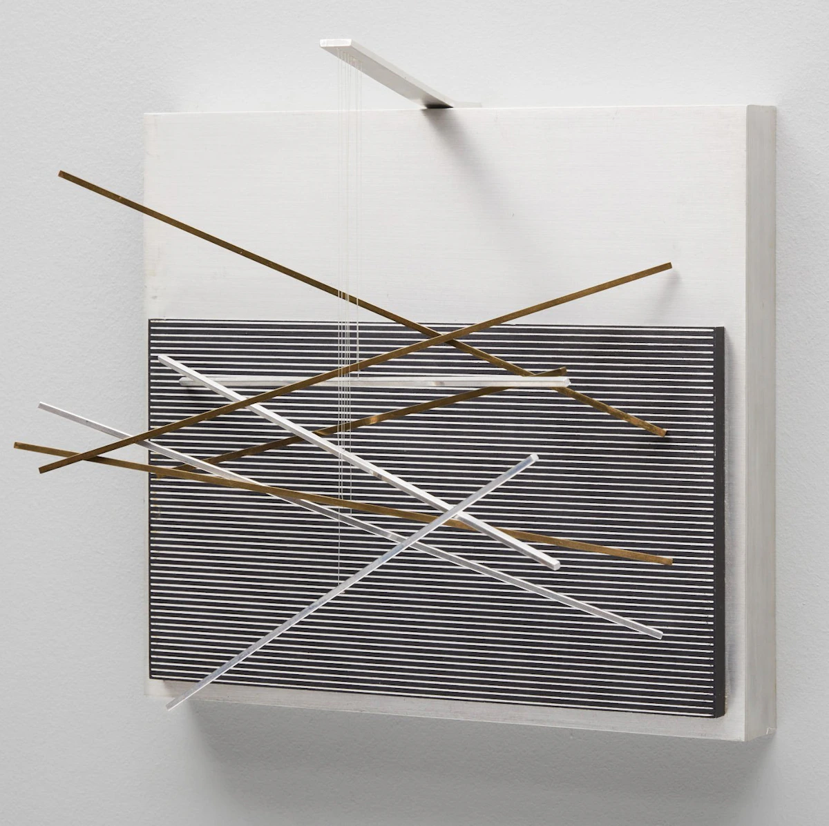 Jesús Rafael Soto, Vibrations Métalliques, silkscreen on aluminum with metal elements and nylon string - view 2