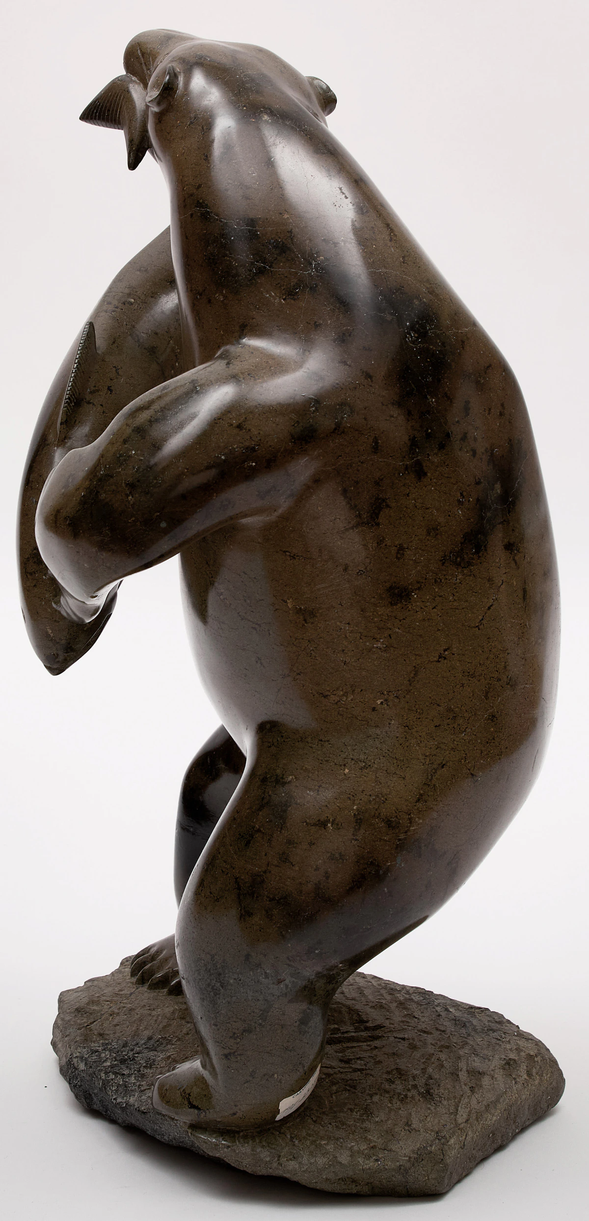 Mosesie Kolola, Bear with Fish, soapstone - view 3